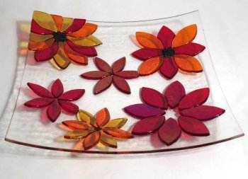 Make a superb fused glass bowl on this all inclusive glass fusing workshop with Vitreus Art