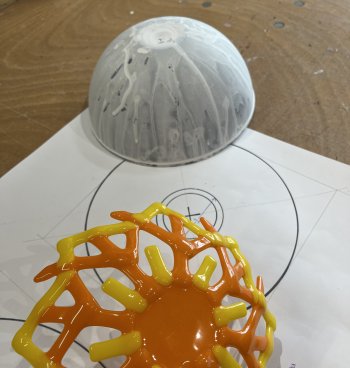 Glass slump fusing - a piece of art you can make yourself!