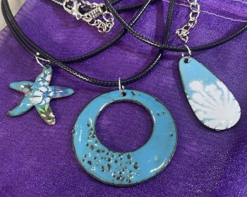 Create your own enamel jewellery on this workshop with Vitreus Art