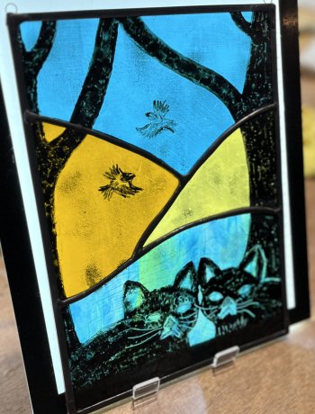 Student Jo learning stained glass painting at Vitreus Art
