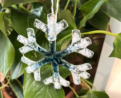 Fused glass Christmas snowflake workshops at Vitreus Art